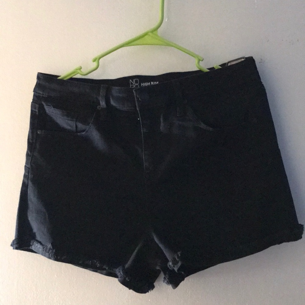 Black short jeans